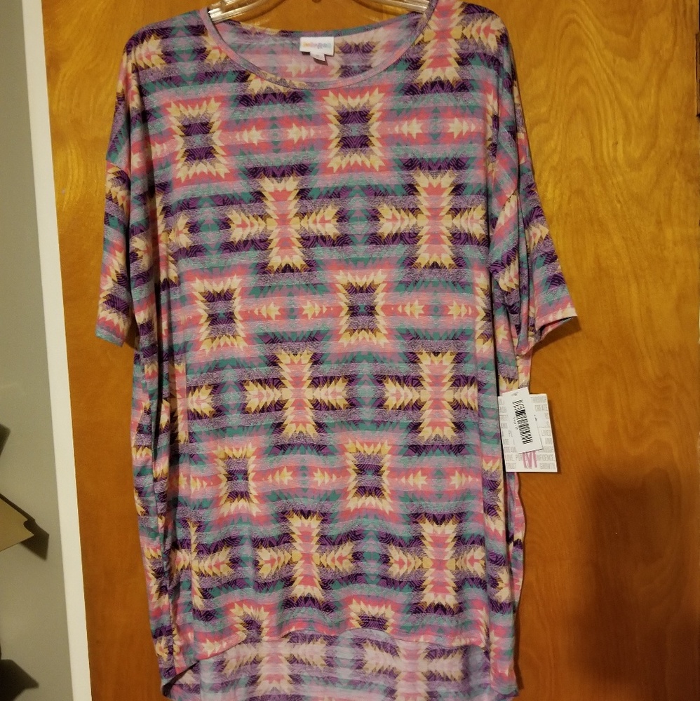 FINAL PRICE-Lularoe M Irma shirt (fits like XL)